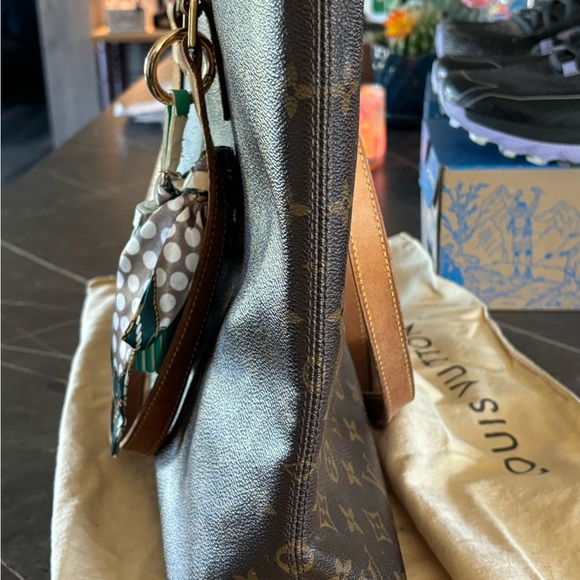 LOUIS VUITTON Monogram Luco Shoulder Bag 💼 FL1021 - Picture 5 of 7